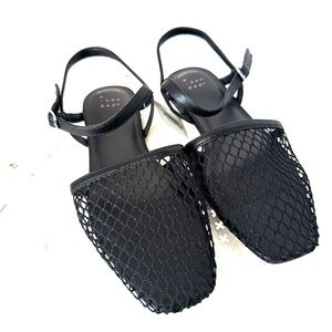 a new day Fishnet Slingback Size 9 Flat Buckle Closure Memory Foam Insole
